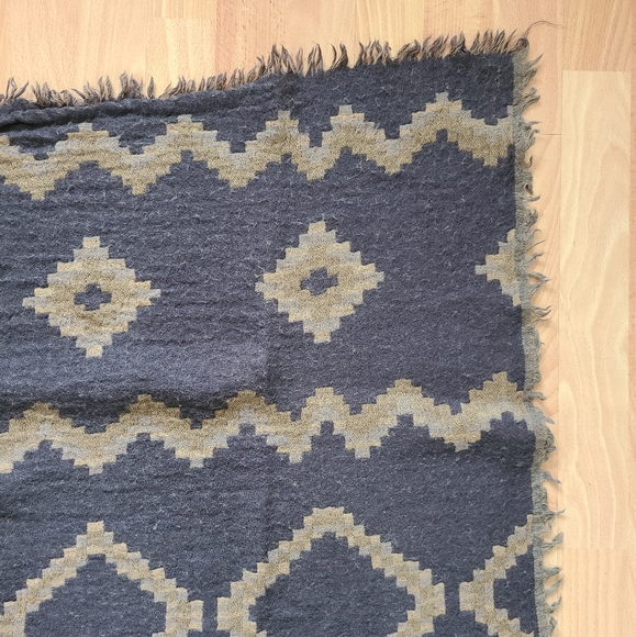 Aritzia Wilfred Diamond Mosaic Blanket Scarf - Picture 6 of 6